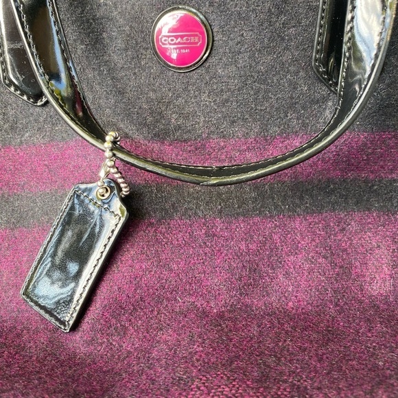 Coach |  gorgeous wool purse F24786 - Picture 4 of 14
